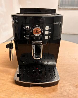 Macchina da Caffè DeLonghi Magnifica S