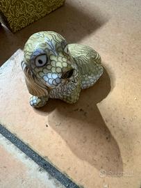 statuette in smalto cloisonné  e frutta in marmo