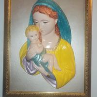 Madonna con bambino Gesù in braccio