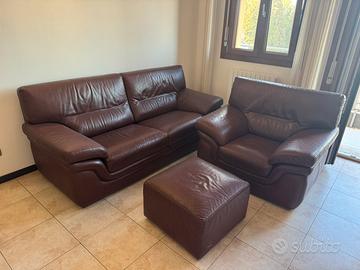 Set divani + pouf in pelle color testa di mora