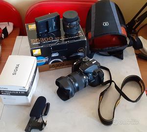 Macchina fotografica Nikon D5300 + Sigma 17-70