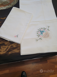 Tovaglia nuova con ricami fiorentini