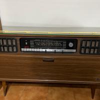 Radio con giradischi