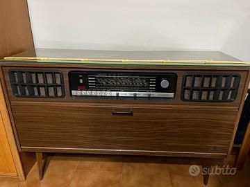 Radio con giradischi