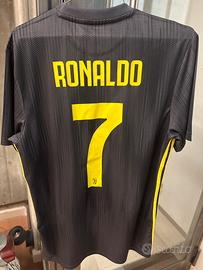 Stupenda mai usata maglia tg M di RONALDO JUVENTUS