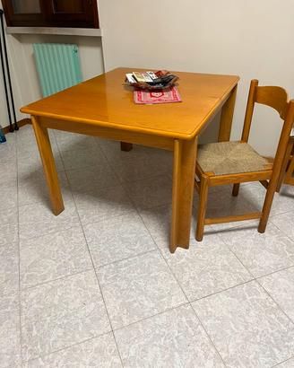tavolo allungabile con 6 sedie 