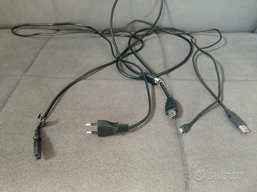 PS4 SLIM 500GB con controller, tutti cavi+10giochi