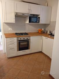 Cucina completa di elettrodomestici