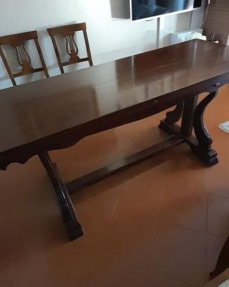 Tavolo in legno da salotto