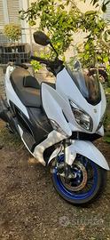 Burgman 400 con cerchi techno blu
