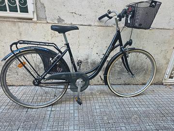 Bicicletta Weg scavallo basso città con cestino