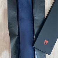 Tudor cravatta blu navy