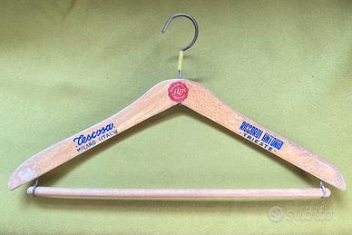 Gruccia appendiabiti in legno Milano e Trieste