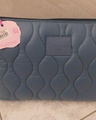 borsa a tracolla con cartellino marca Camomilla