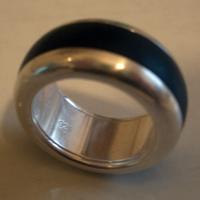 Anello in argento e legno Calvin Klein