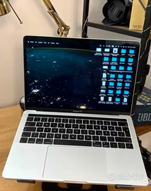 Macbook Pro con TouchBar, batteria nuova