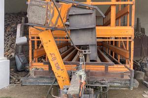 Carica balle di fieno rettangolari piccole