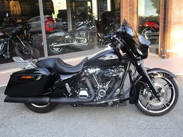 Harley-Davidson FLHXS 107 Street Glide Special - 2