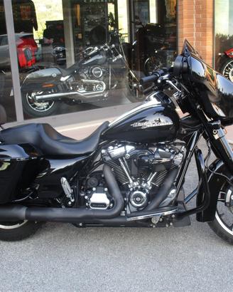 Harley-Davidson FLHXS 107 Street Glide Special - 2