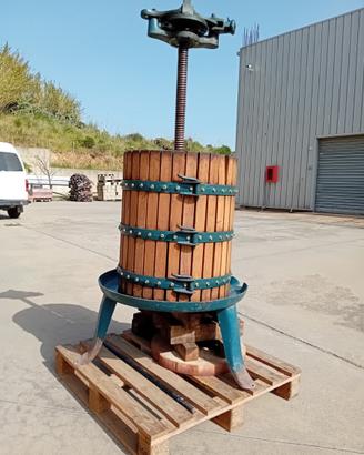 Torchio manuale per uva