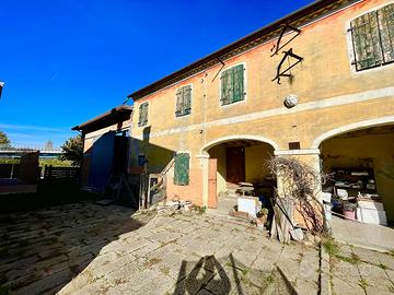 CREA rustico con fienile e scoperto privato S551