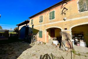 CREA rustico con fienile e scoperto privato S551