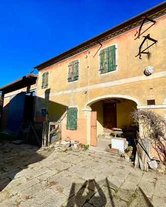 CREA rustico con fienile e scoperto privato S551
