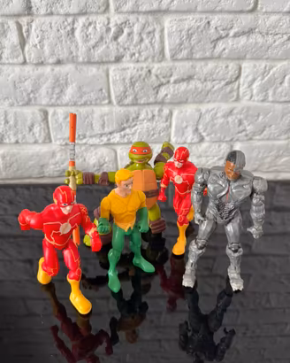 Lotto Figure Personaggi Supereroi e Tartarughe