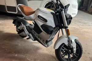 Miku sunra super moto elettrica