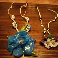 2 Collane artigianali con fiori decorativi