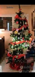 Albero di Natale completo di addobbi