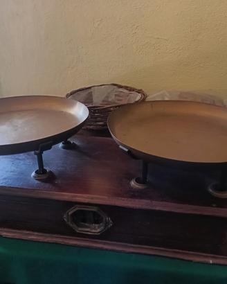 bilancia completa con piatti e pesi orig.in ottone