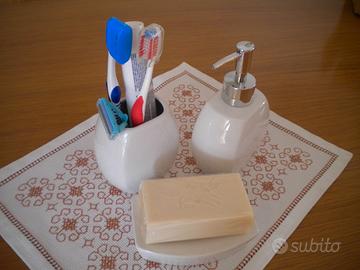 SET DA BAGNO IN CERAMICA BIANCA 3pz