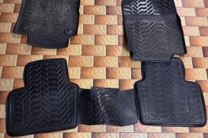 Tappettini RAV 4 ultima serie