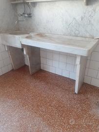 lavandino in marmo 3 gambe