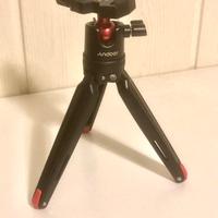 Mini treppiede da viaggio con livella sferica