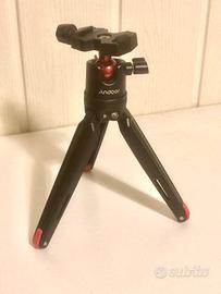 Mini treppiede da viaggio con livella sferica