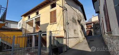 CASA DI CORTE A MARONE