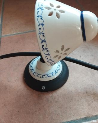 coppia applique ceramica con decoro azzurro 