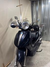 Beverly 500cc.