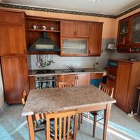 Cucina completa di elettrodomestici