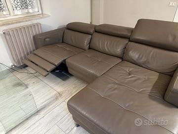 Divano in pelle  3 -4 posti relax