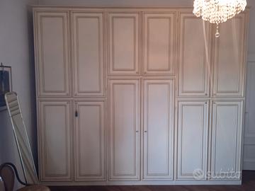 STUPENDO ARMADIO LEGNO DECORATO