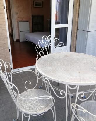Bilocale terrazzato ultimo piano