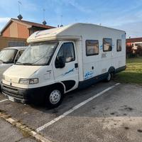 CAMPER SEMINTEGRALE CARAVANS INTERNATIONAL CORFU'
