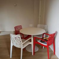 TAVOLO COMPLETO DI 4 SEDIE