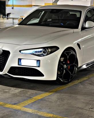 Alfa giulia q2 launch editions 180 cv manuale