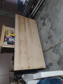 tavolo in legno robusto artigianale 