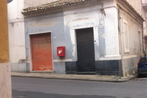 Carlentini. Intero stabile indipendente