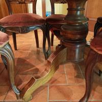 Tavolo intarsiato tondo, con seggiole